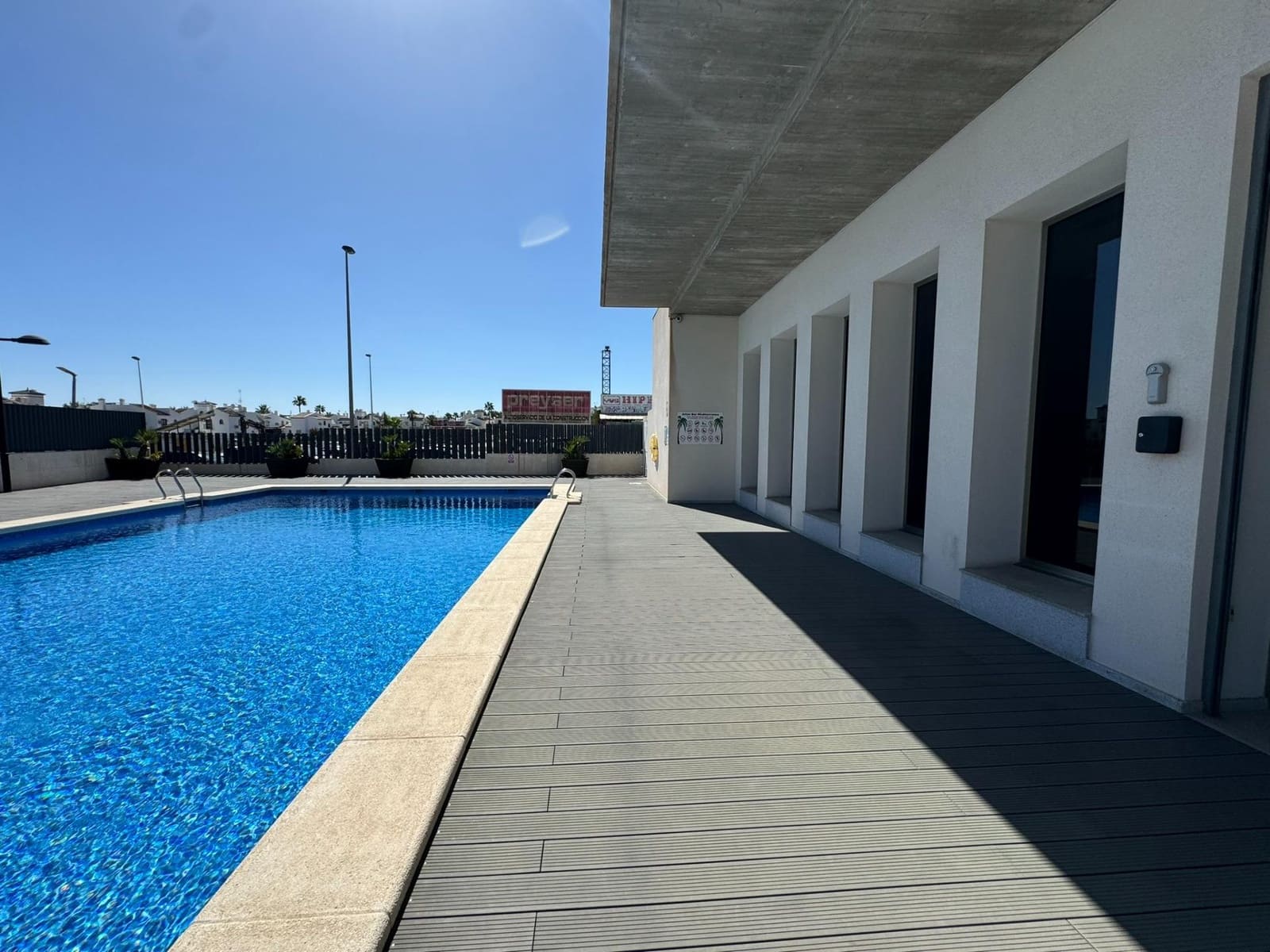 4 slaapkamer Appartement te koop in Villamartin met zwembad garage - € 420.000 (Ref: 8786637)