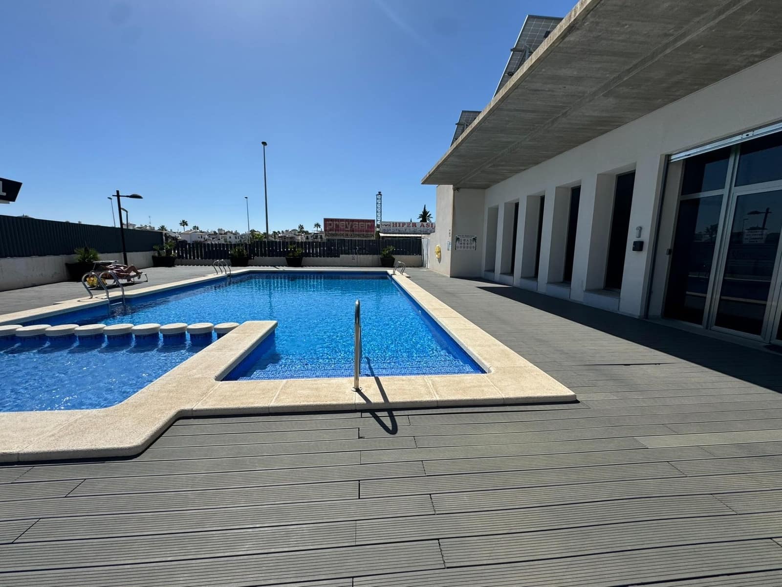 4 slaapkamer Appartement te koop in Villamartin met zwembad garage - € 420.000 (Ref: 8786637)