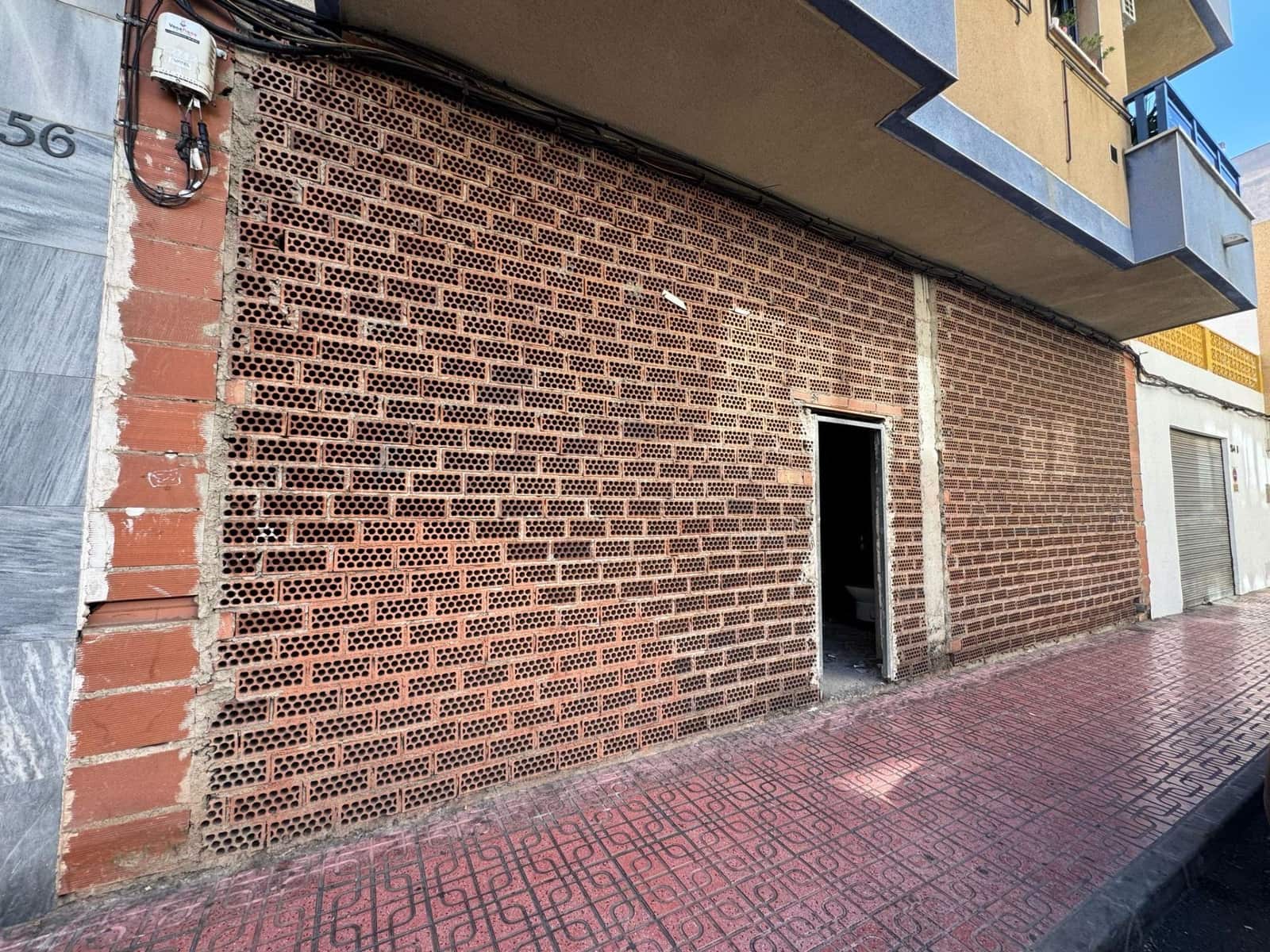 Komercyjne na sprzedaż w Torrevieja - 180 000 € (Ref: 8822285)