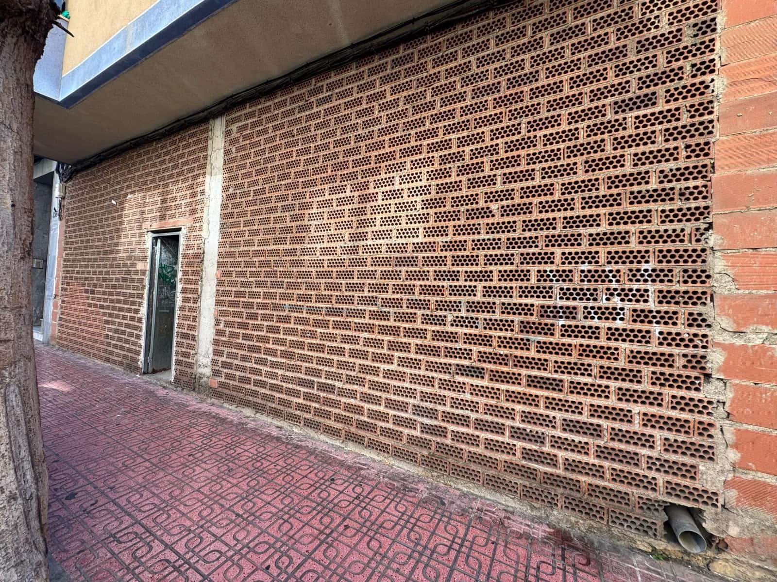 Komercyjne na sprzedaż w Torrevieja - 180 000 € (Ref: 8822285)