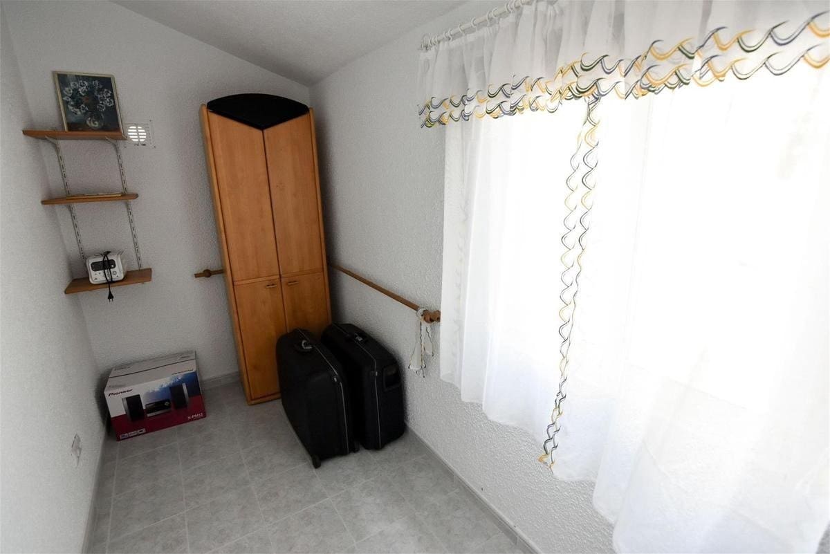 Chalet de 5 habitaciones en Torrevieja en venta con piscina - 440.000 € (Ref: 8834615)