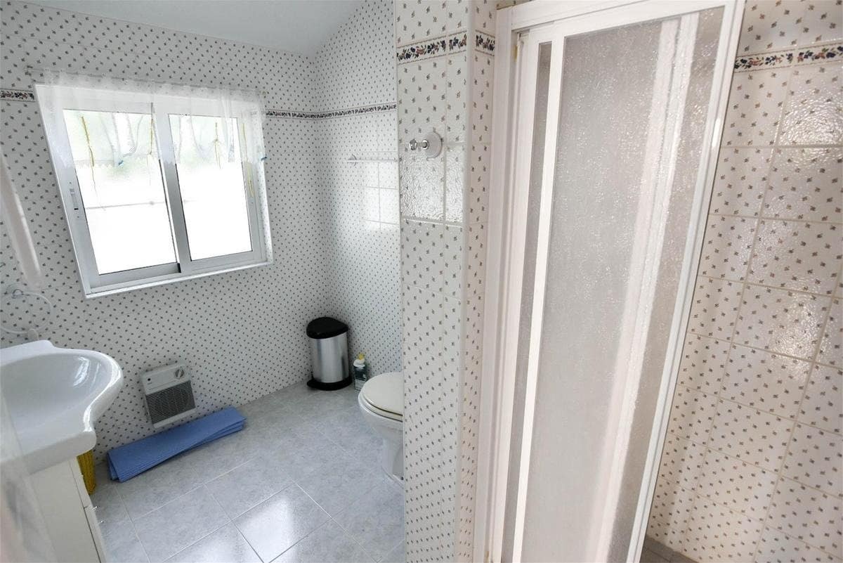 Chalet de 5 habitaciones en Torrevieja en venta con piscina - 440.000 € (Ref: 8834615)