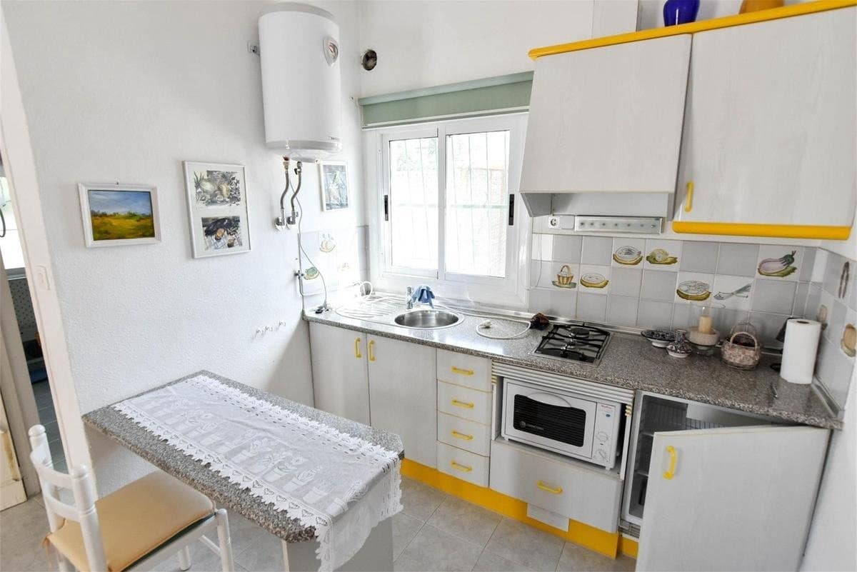 Chalet de 5 habitaciones en Torrevieja en venta con piscina - 440.000 € (Ref: 8834615)