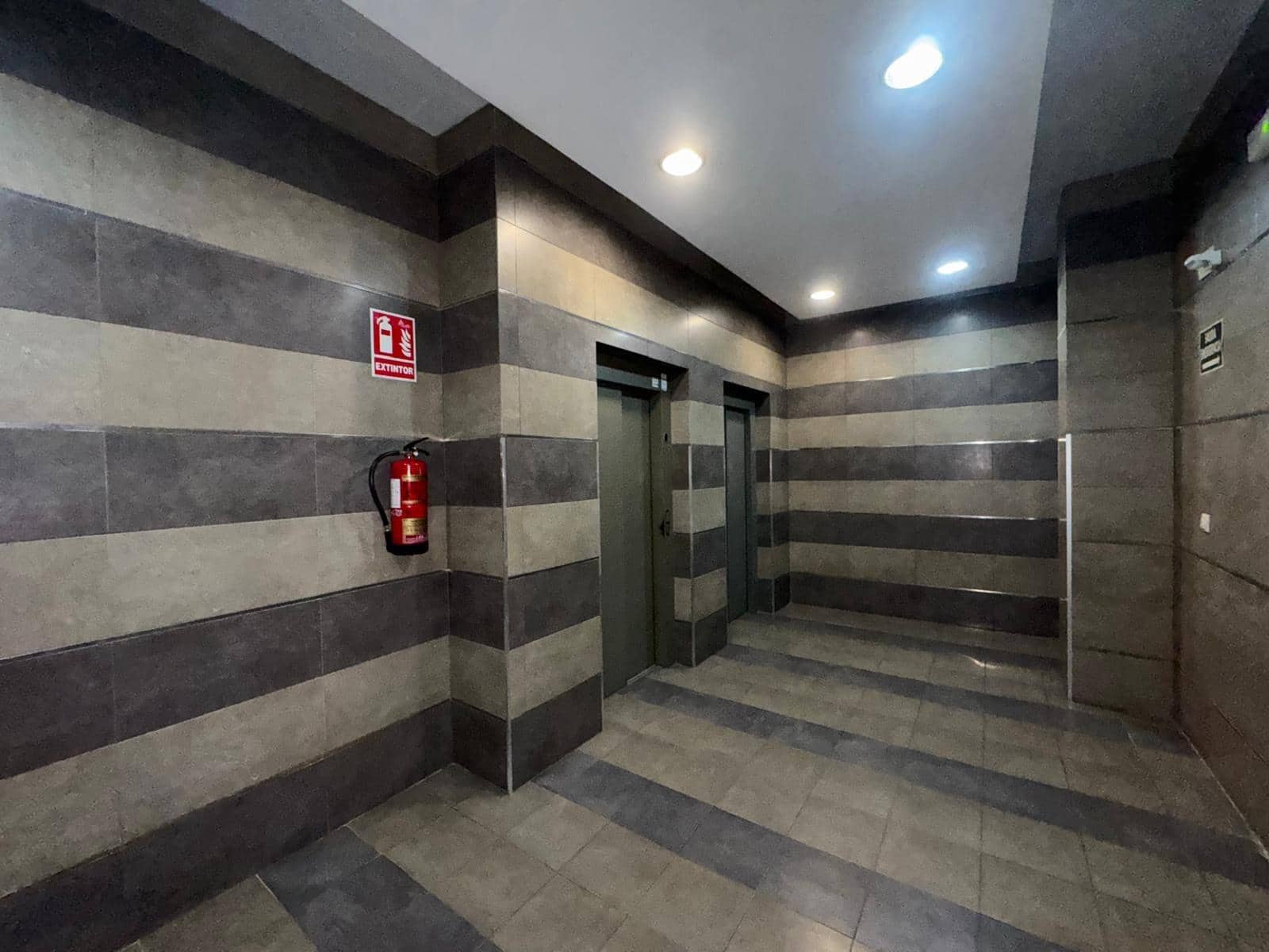 2 soverom Leilighet til salgs i Torrevieja med svømmebasseng - € 129 999 (Ref: 9631781)