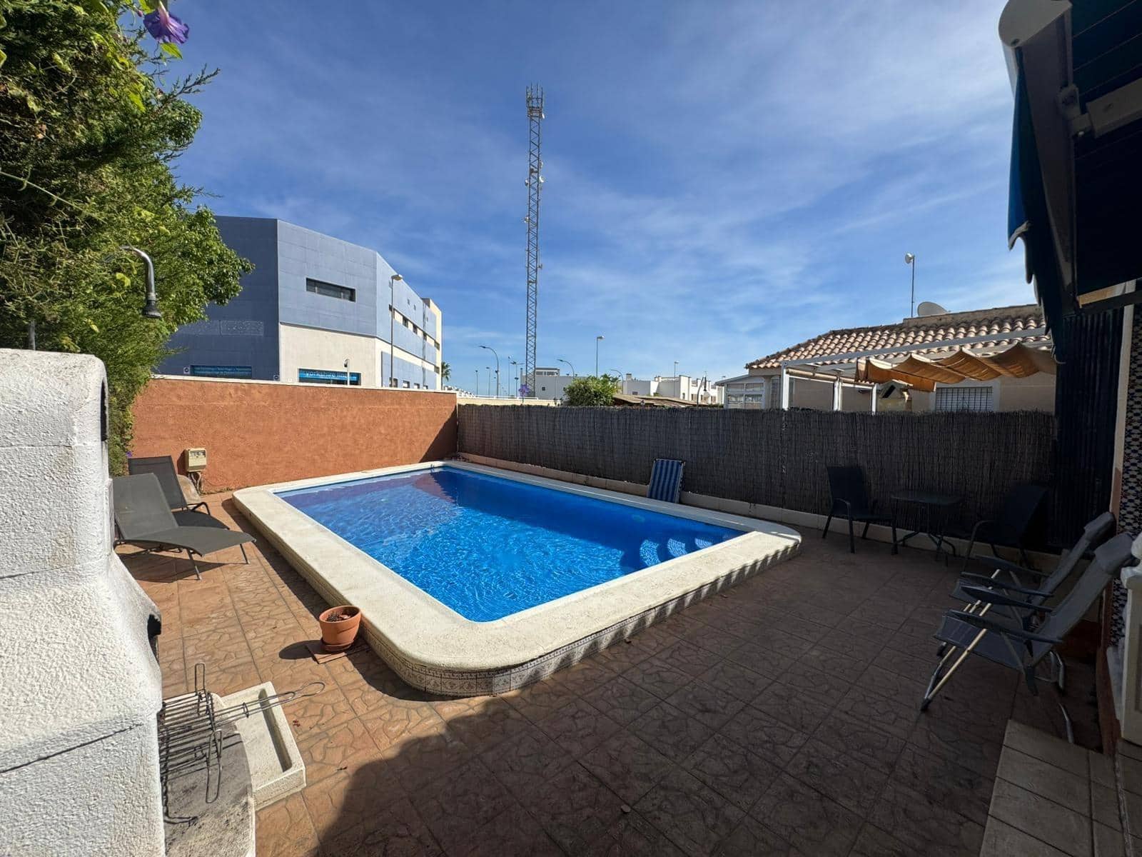 Adosado de 3 habitaciones en La Zenia en venta con piscina - 294.999 € (Ref: 9631782)