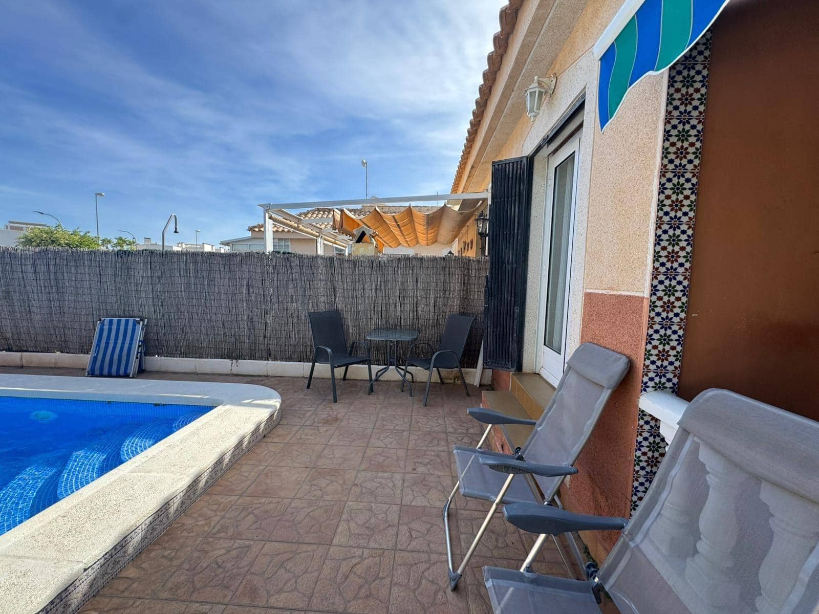 Adosado de 3 habitaciones en La Zenia en venta con piscina - 294.999 € (Ref: 9631782)