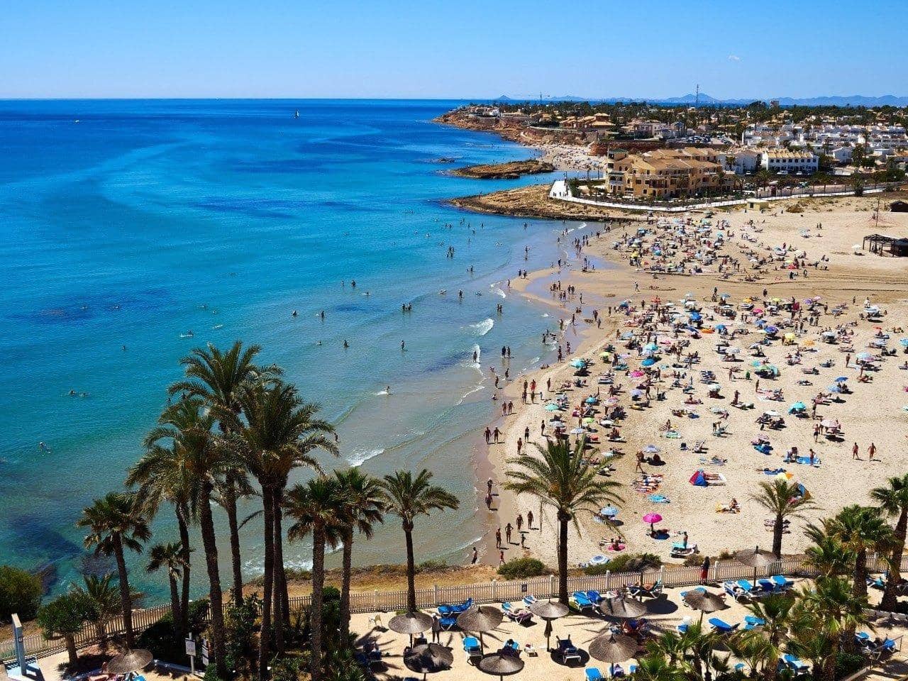 Adosado de 3 habitaciones en La Zenia en venta con piscina - 294.999 € (Ref: 9631782)