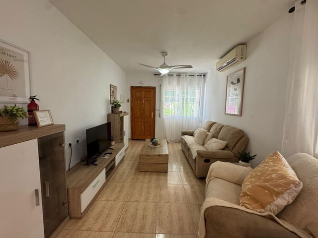 Adosado de 3 habitaciones en La Zenia, Orihuela en venta con piscina - 294.999 € (Ref: 9631782)