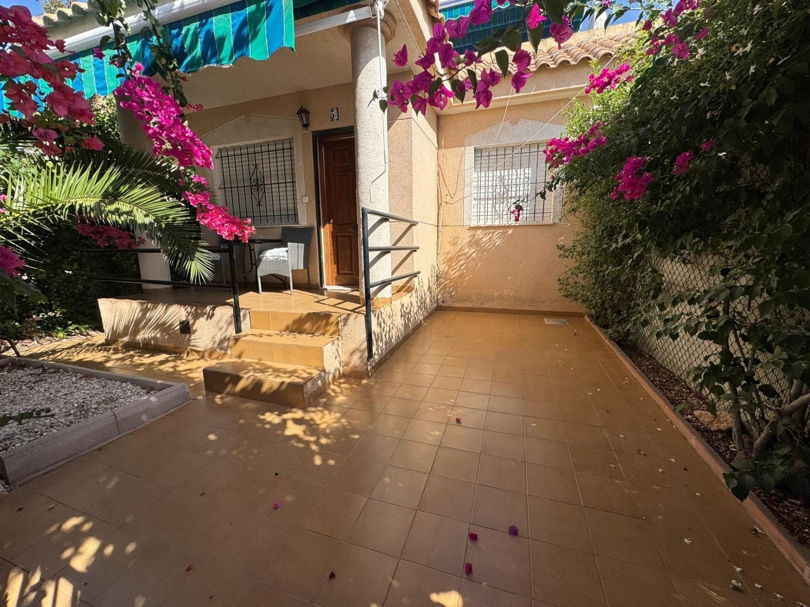 Adosado de 3 habitaciones en La Zenia en venta con piscina - 294.999 € (Ref: 9631782)