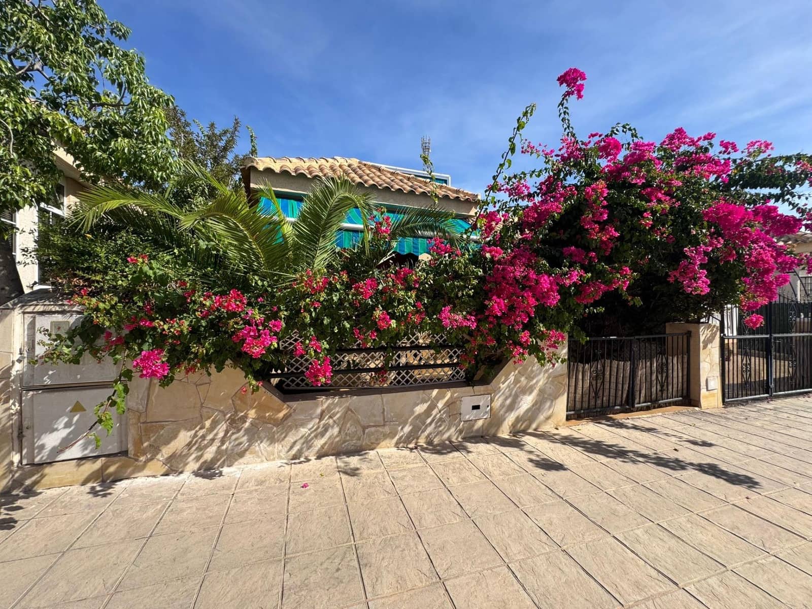 Adosado de 3 habitaciones en La Zenia en venta con piscina - 294.999 € (Ref: 9631782)