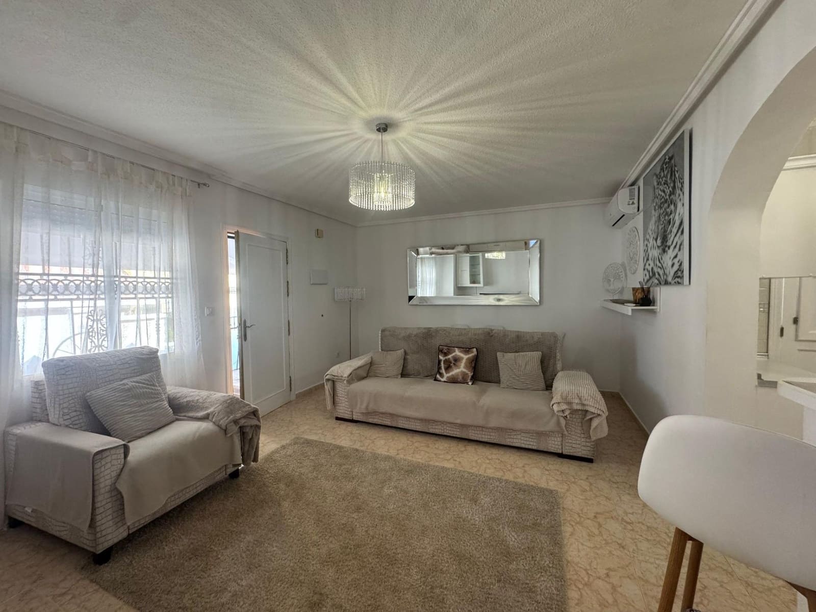 2 slaapkamer Villa te koop in Punta Prima met zwembad - € 209.999 (Ref: 9631783)