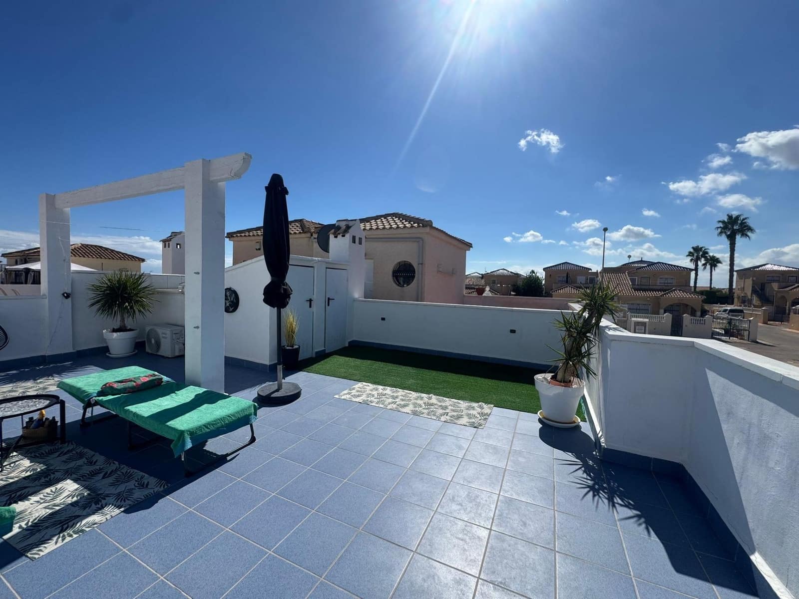 2 slaapkamer Villa te koop in Punta Prima met zwembad - € 209.999 (Ref: 9631783)