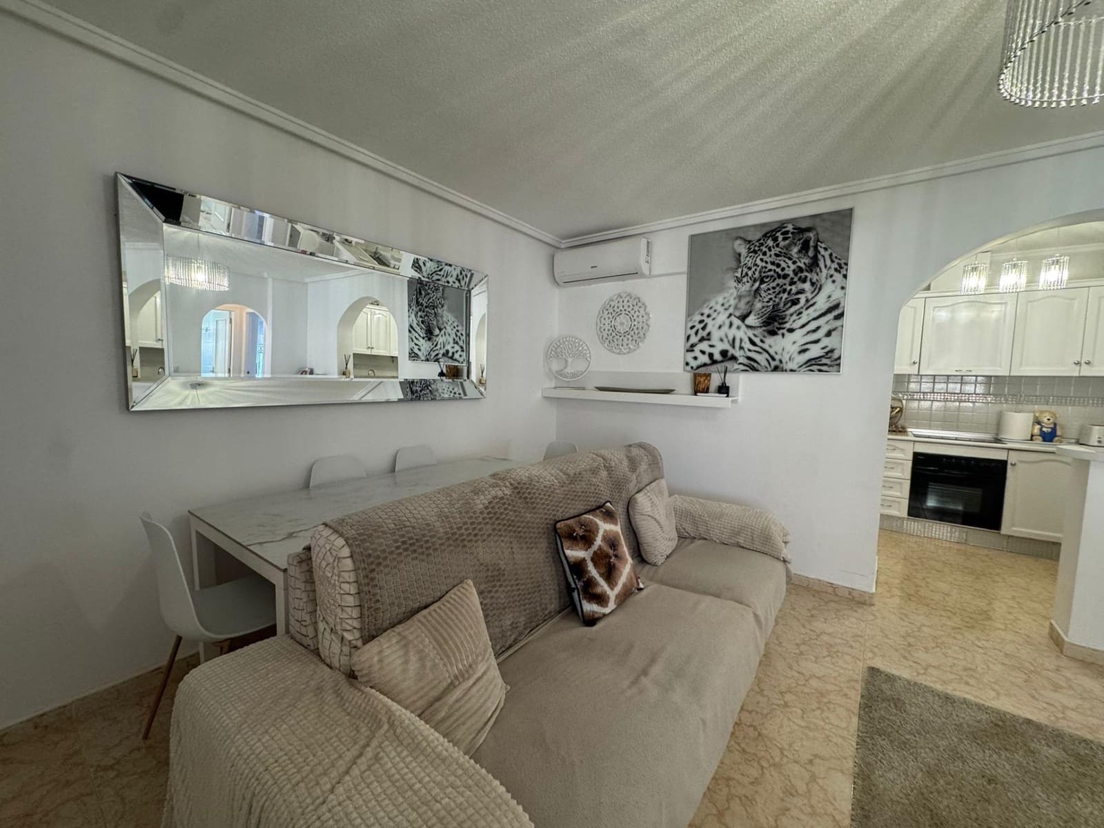 2 slaapkamer Villa te koop in Punta Prima met zwembad - € 209.999 (Ref: 9631783)