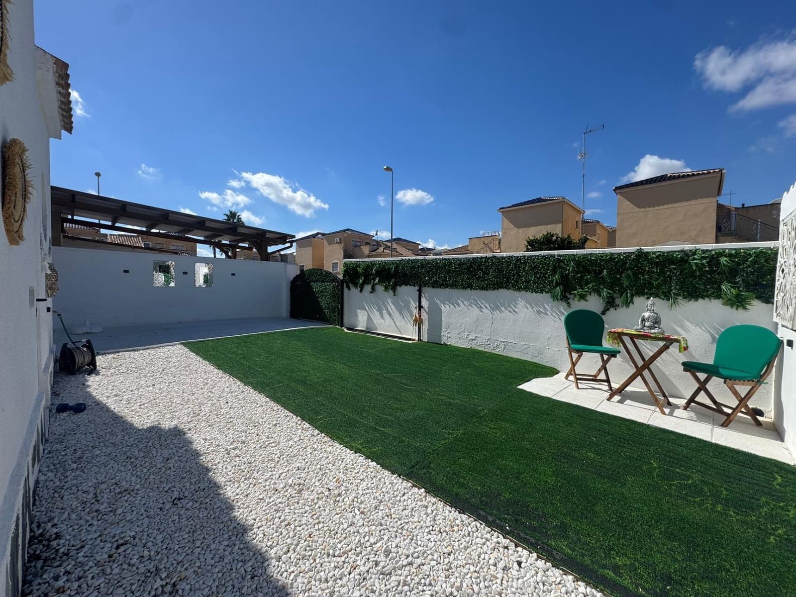 2 slaapkamer Villa te koop in Punta Prima met zwembad - € 209.999 (Ref: 9631783)