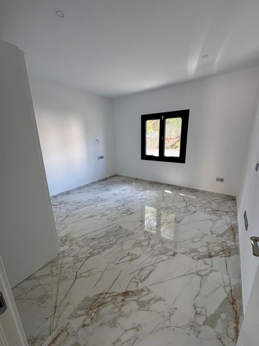 4 sovrum Villa till salu i Torrevieja med pool - 1 250 000 € (Ref: 9631784)