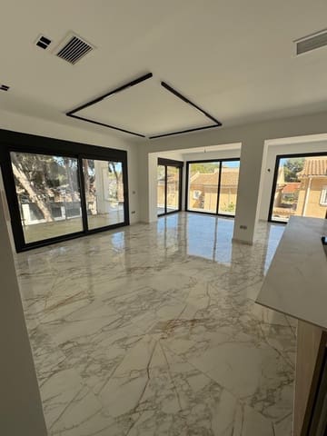 4 quarto Moradia para venda em Los Balcones - Los Altos, Torrevieja com piscina - 1 250 000 € (Ref: 9631784)