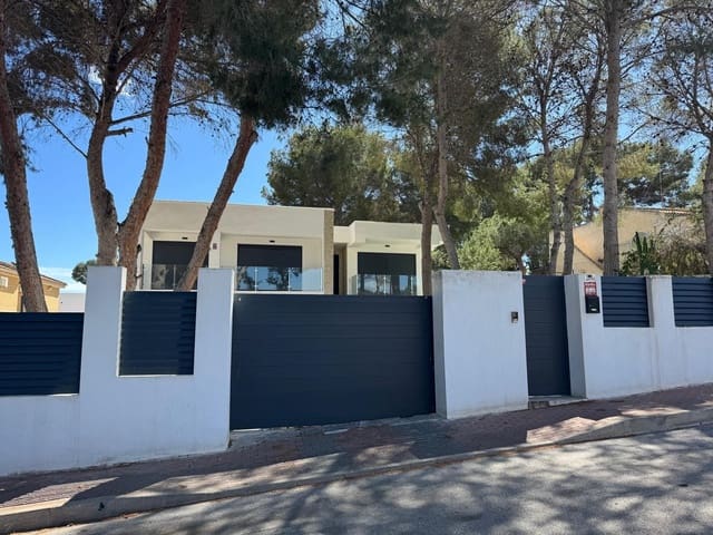 4 quarto Moradia para venda em Los Balcones - Los Altos, Torrevieja com piscina - 1 250 000 € (Ref: 9631784)