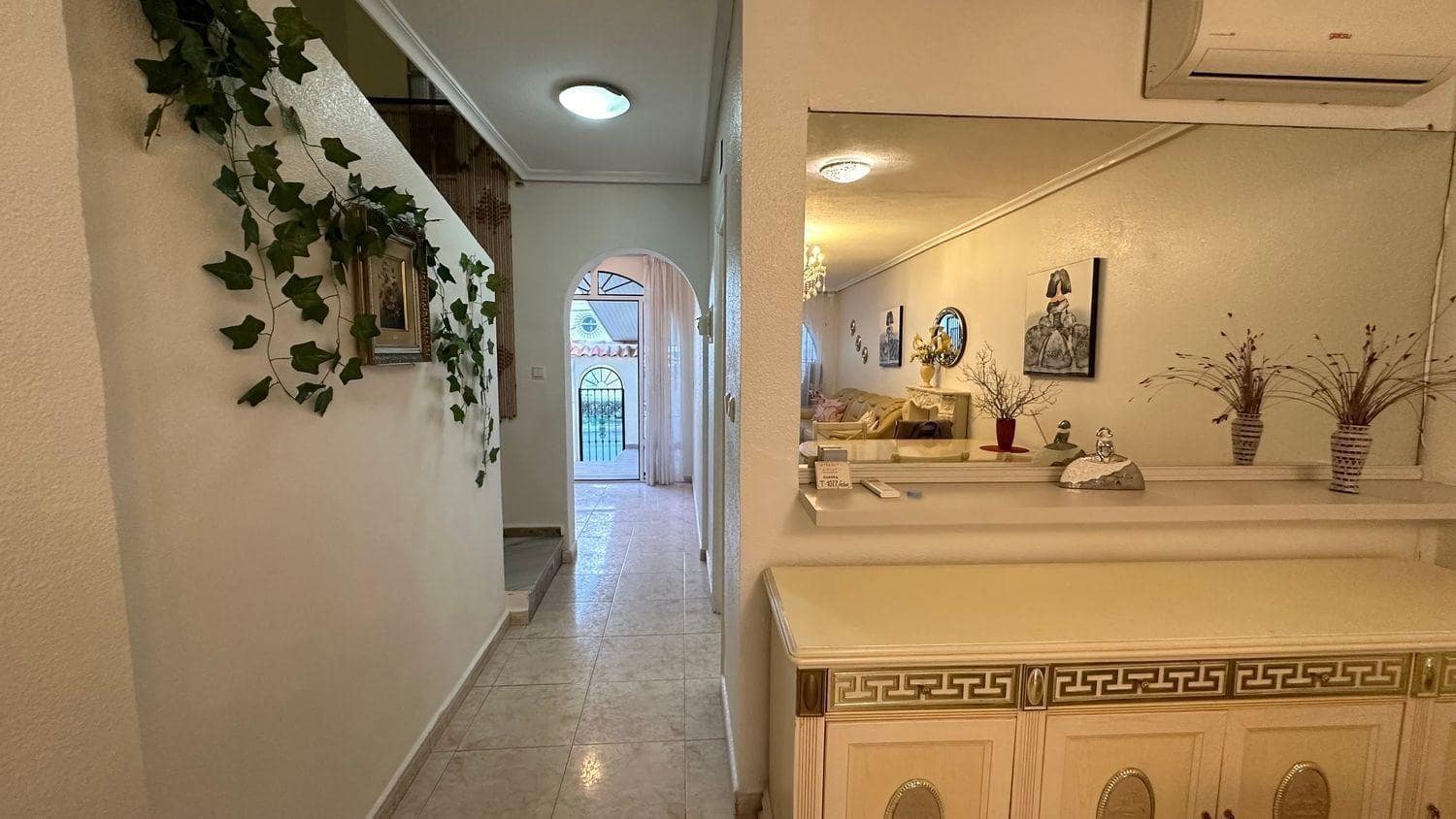 2 Zimmer Apartment zu verkaufen in Torrevieja - 176.000 € (Ref: 9634274)