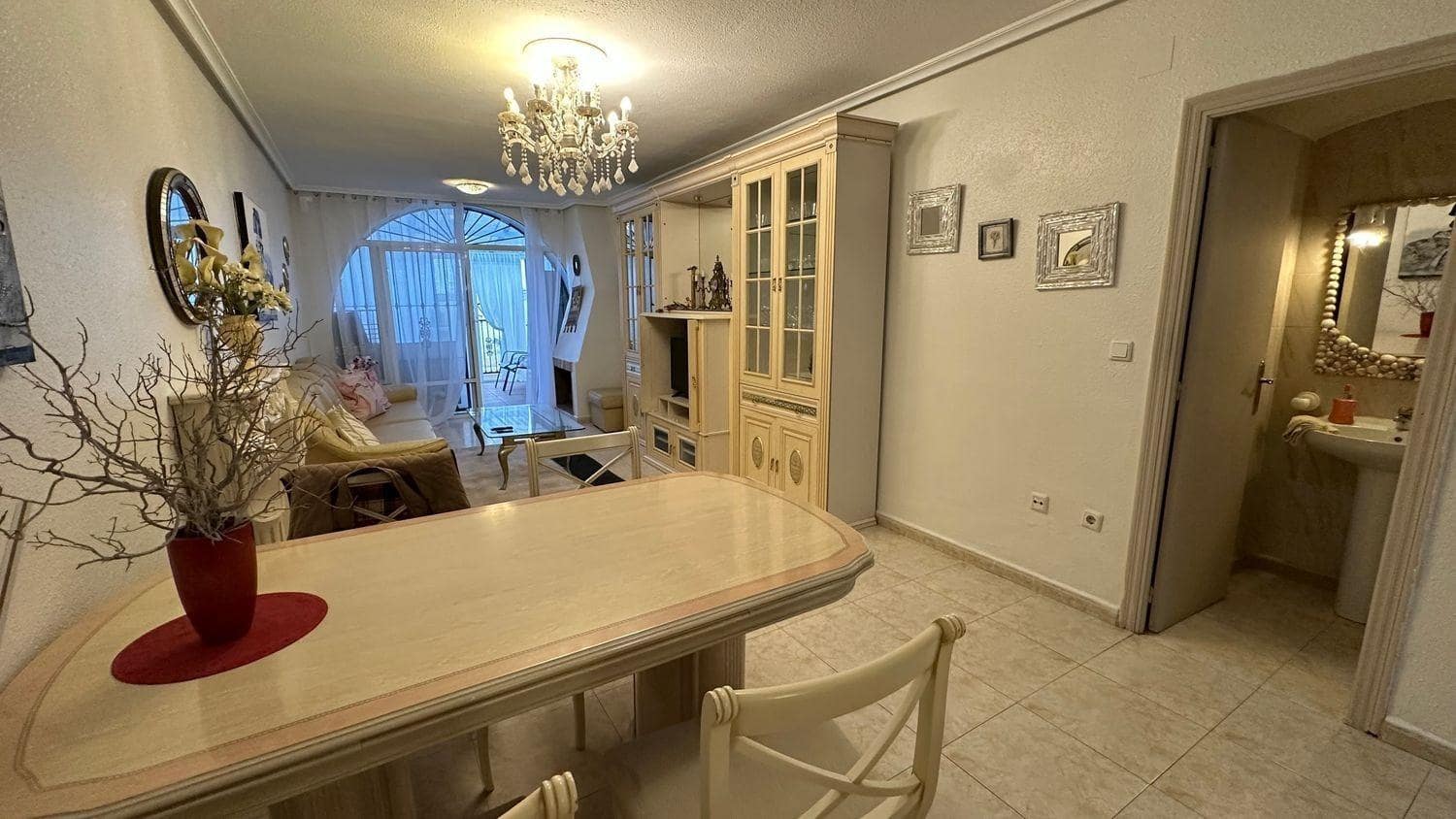 2 Zimmer Apartment zu verkaufen in Torrevieja - 176.000 € (Ref: 9634274)