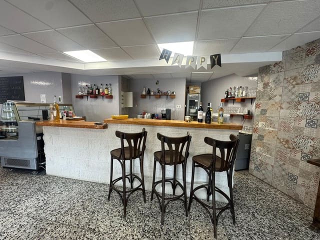 Gewerbe zu vermieten in Desamparados - Hurchillo - Torremendo, Orihuela - 650 € (Ref: 9677502)