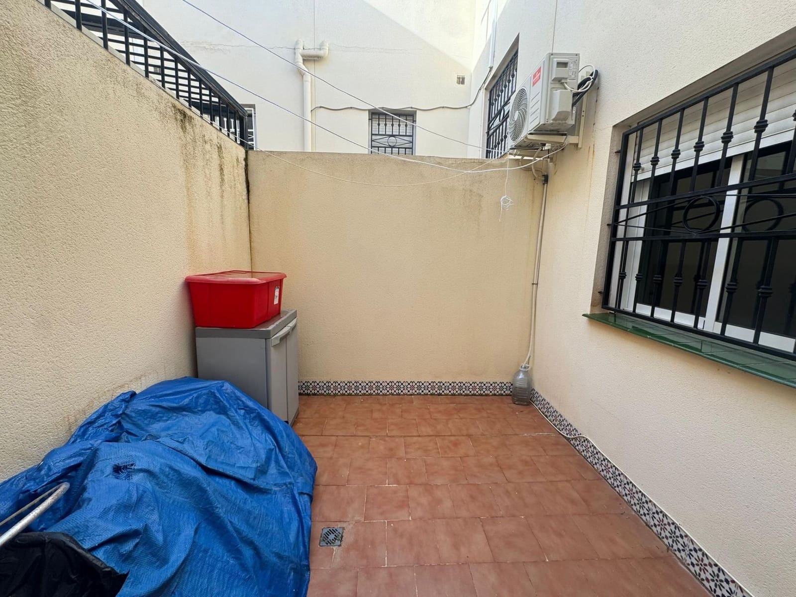 2 bedroom Terraced Villa for sale in La Florida with pool - € 180,000 (Ref: 9679875)