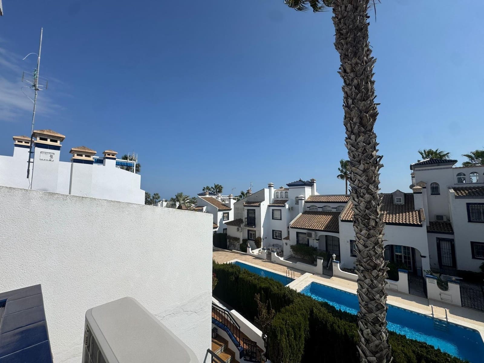 3 bedroom Terraced Villa for sale in Orihuela Costa with pool - € 235,000 (Ref: 9714953)