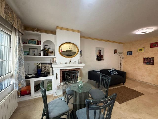 3 slaapkamer Rijtjeshuis te koop in Villamartin, Orihuela met zwembad - € 235.000 (Ref: 9714953)