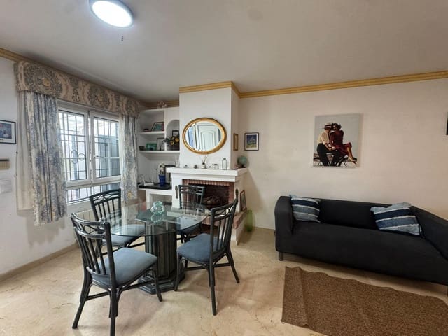 3 slaapkamer Rijtjeshuis te koop in Villamartin, Orihuela met zwembad - € 235.000 (Ref: 9714953)