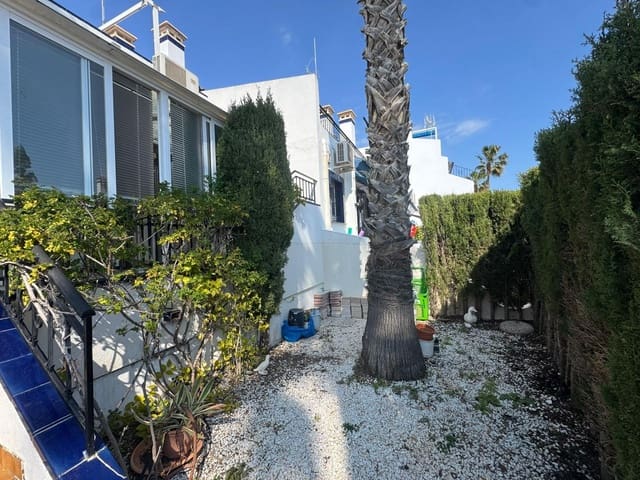 3 slaapkamer Rijtjeshuis te koop in Villamartin, Orihuela met zwembad - € 235.000 (Ref: 9714953)