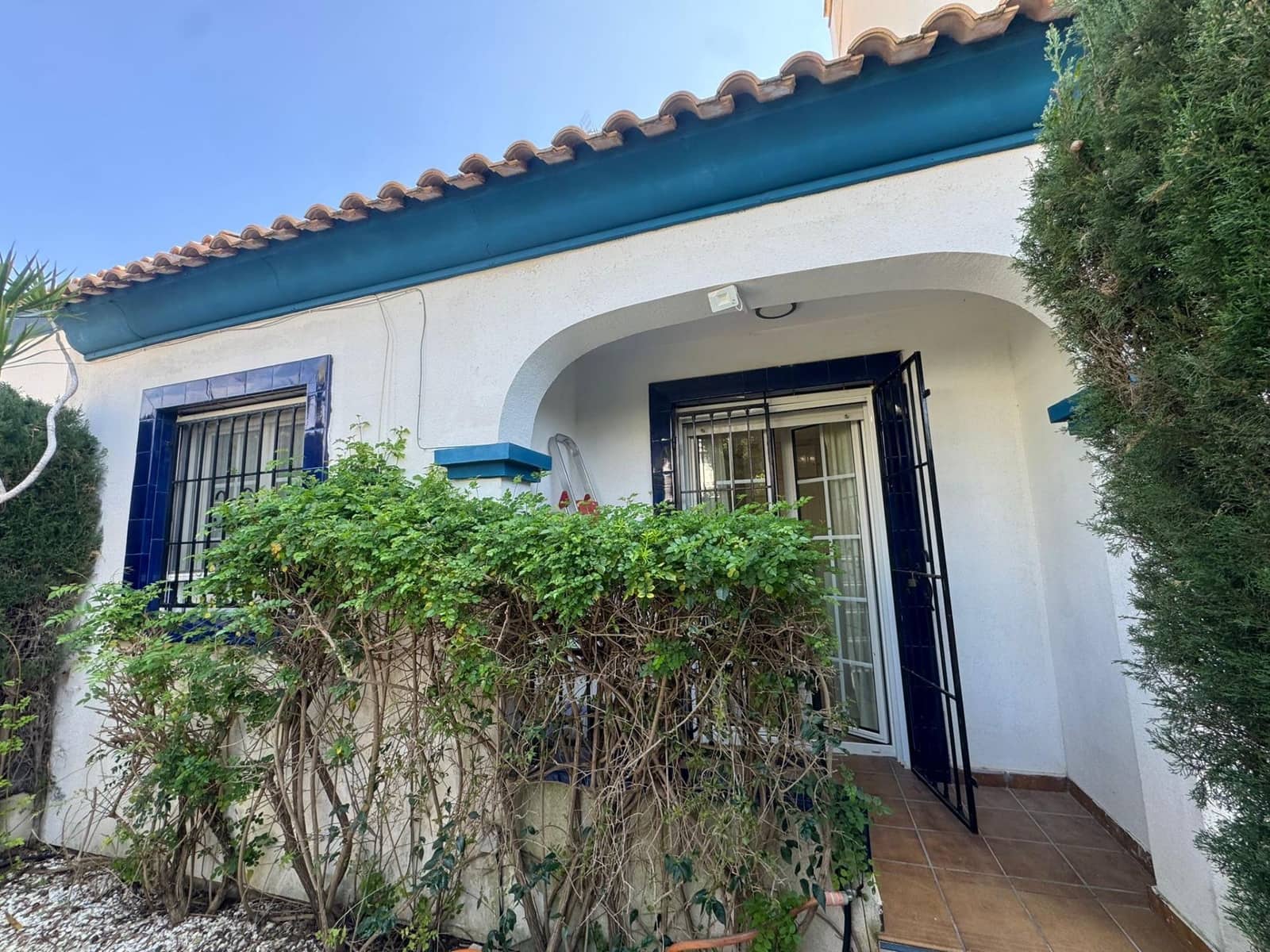 3 bedroom Terraced Villa for sale in Orihuela Costa with pool - € 235,000 (Ref: 9714953)