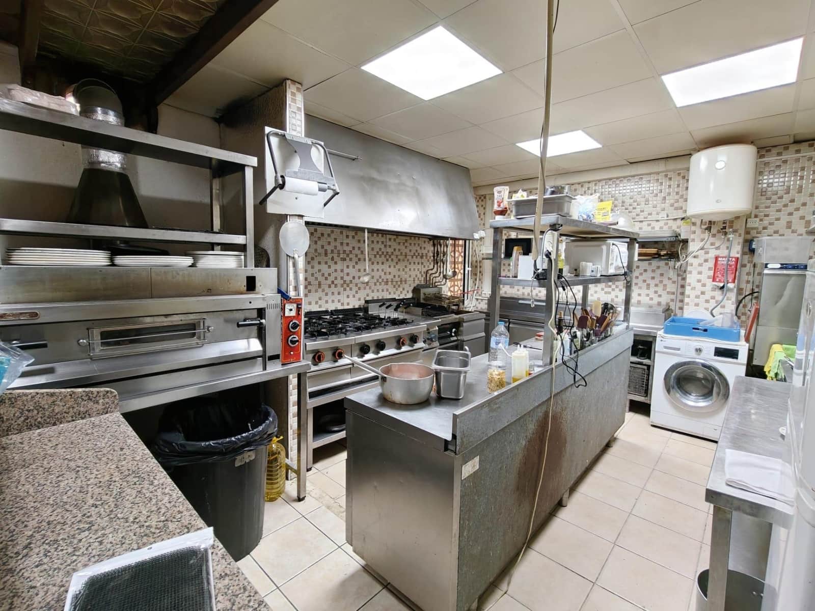 1 bedroom Commercial for sale in Torrevieja - € 310,000 (Ref: 9770680)