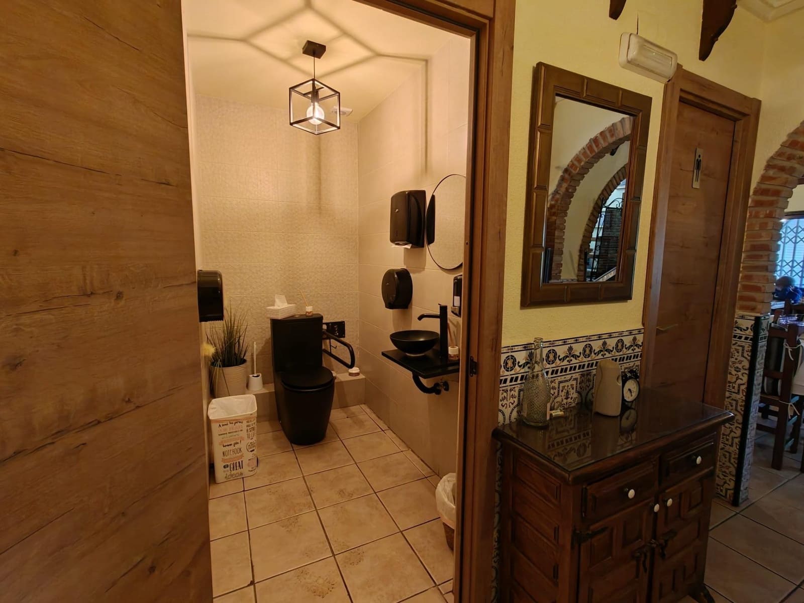 1 bedroom Commercial for sale in Torrevieja - € 310,000 (Ref: 9770680)