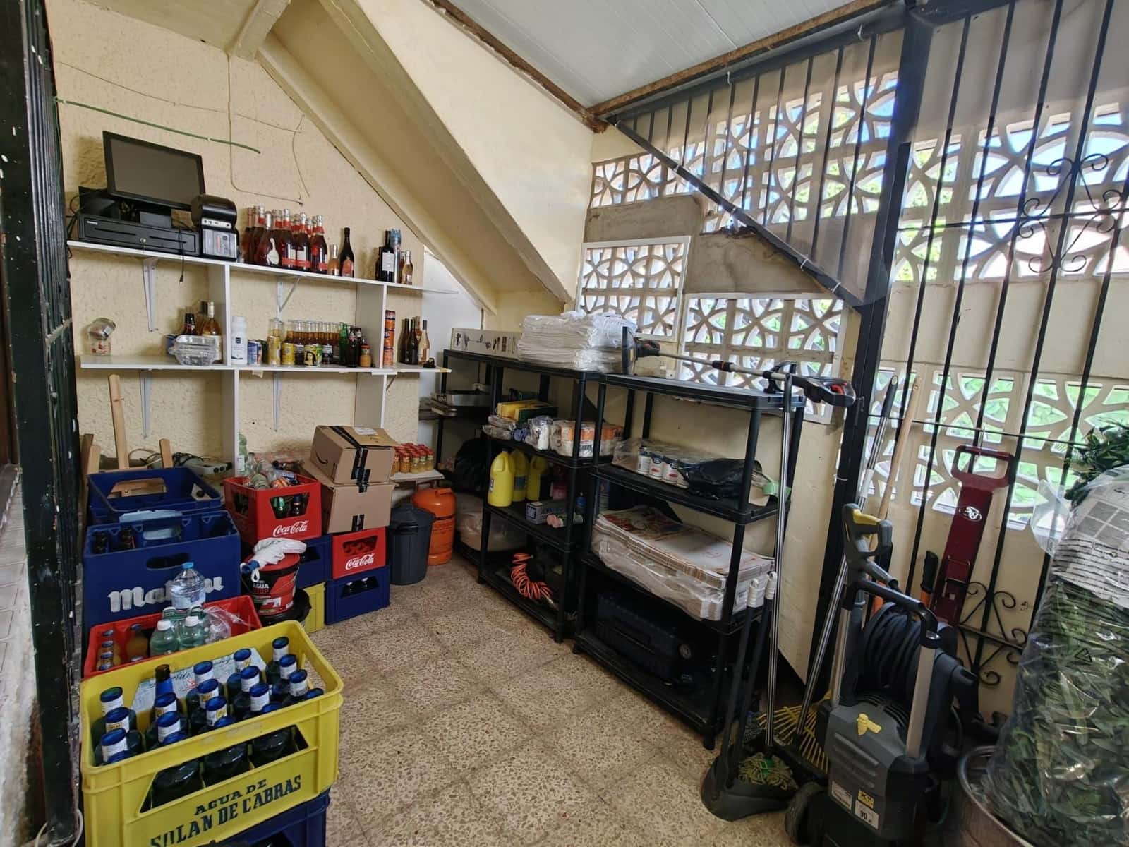 1 bedroom Commercial for sale in Torrevieja - € 310,000 (Ref: 9770680)