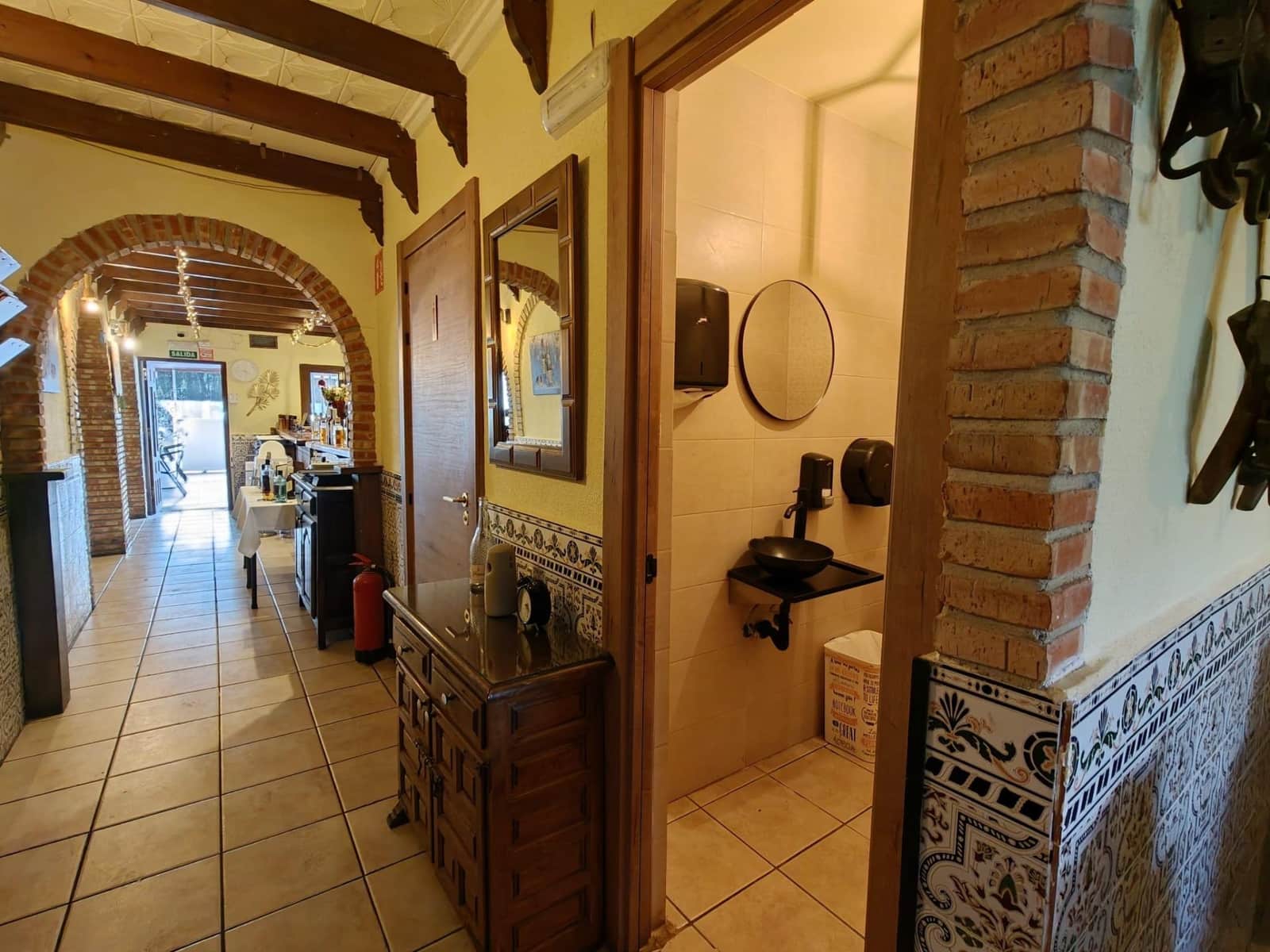 1 bedroom Commercial for sale in Torrevieja - € 310,000 (Ref: 9770680)