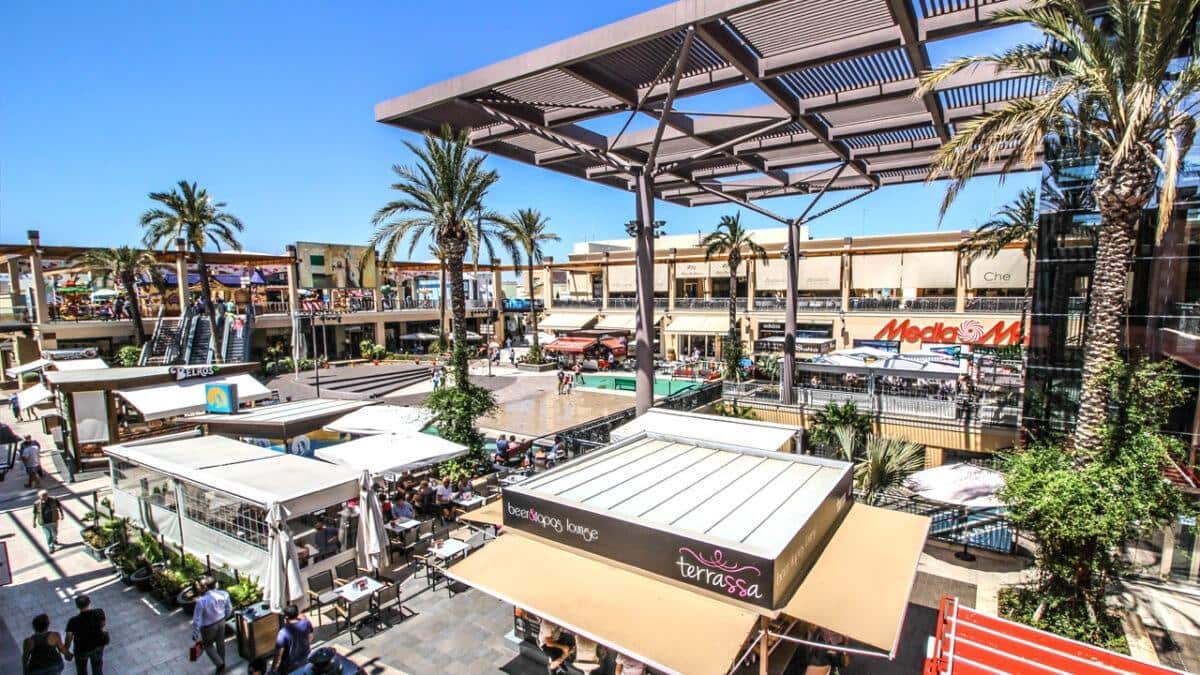 Adosado de 2 habitaciones en Orihuela Costa en venta con piscina - 229.000 € (Ref: 9773079)