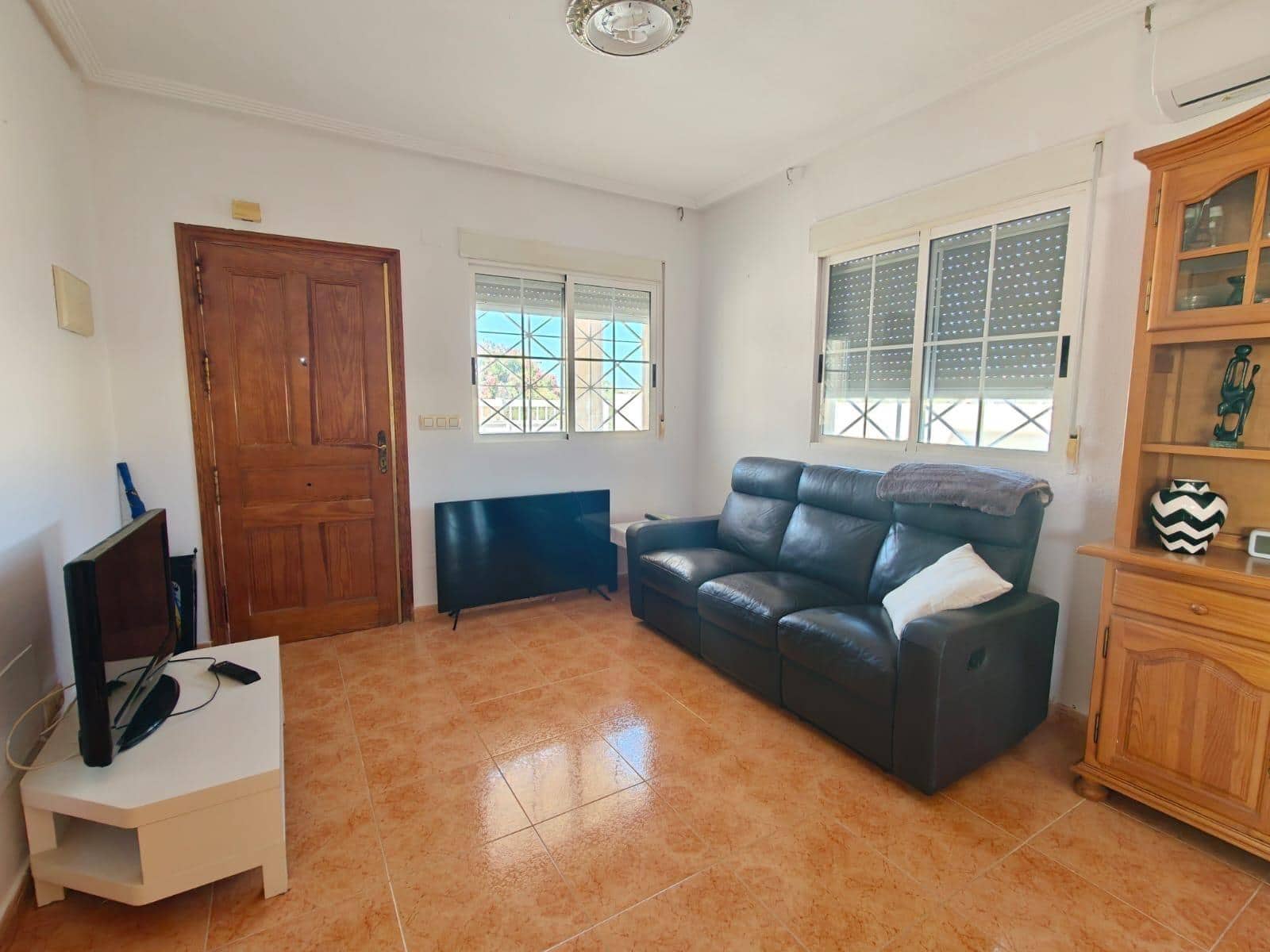 3 bedroom Villa for sale in Torrevieja with pool - € 228,000 (Ref: 9806494)