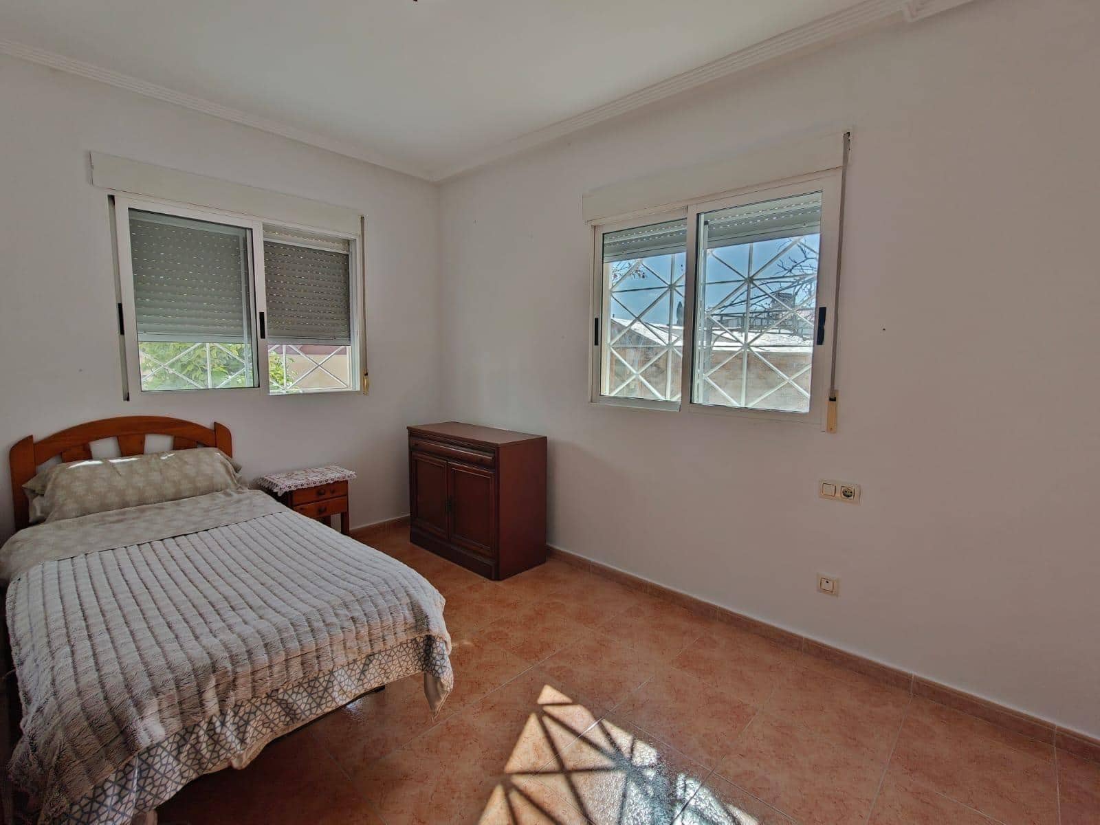 3 bedroom Villa for sale in Torrevieja with pool - € 228,000 (Ref: 9806494)