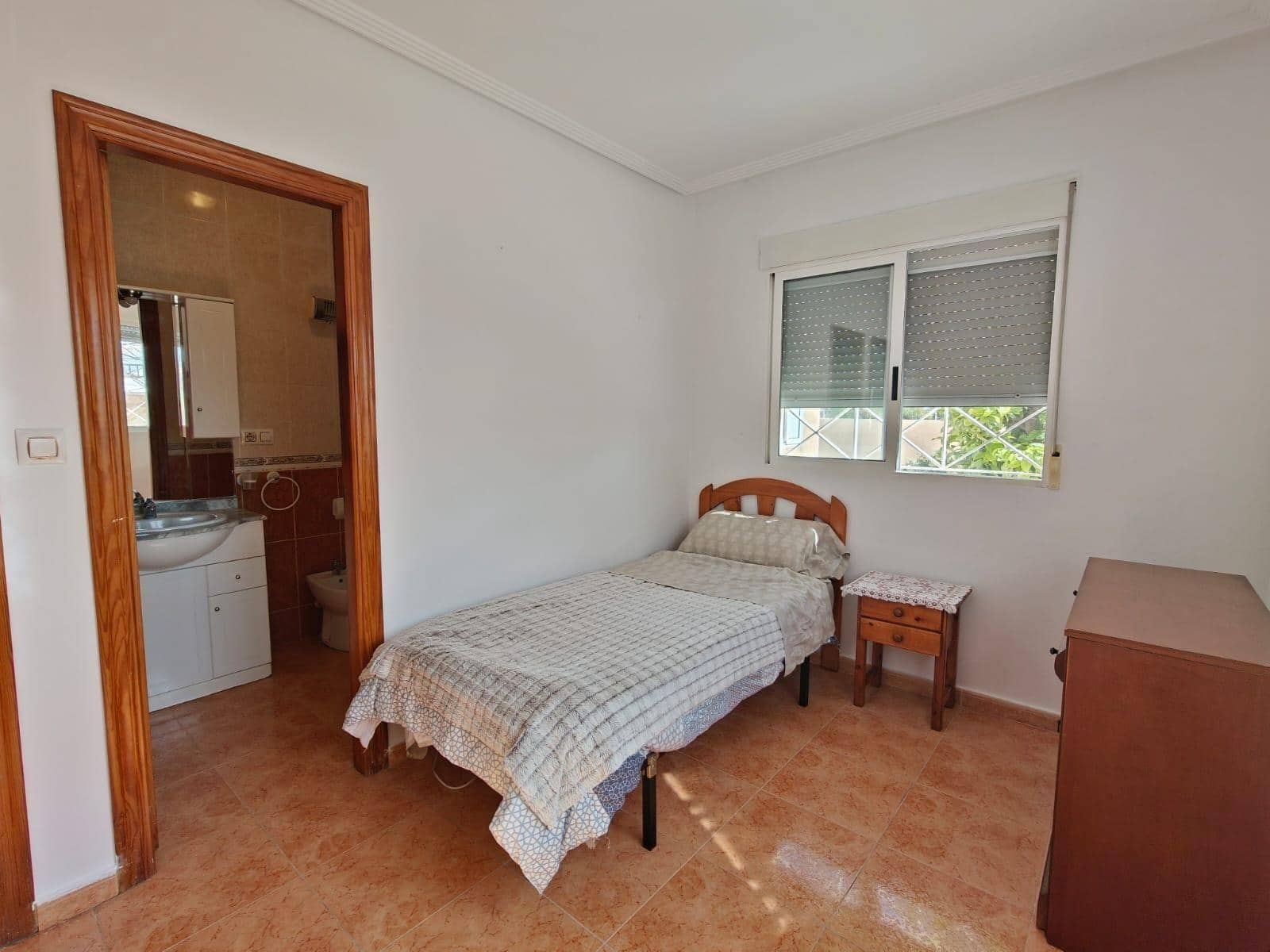 3 bedroom Villa for sale in Torrevieja with pool - € 228,000 (Ref: 9806494)