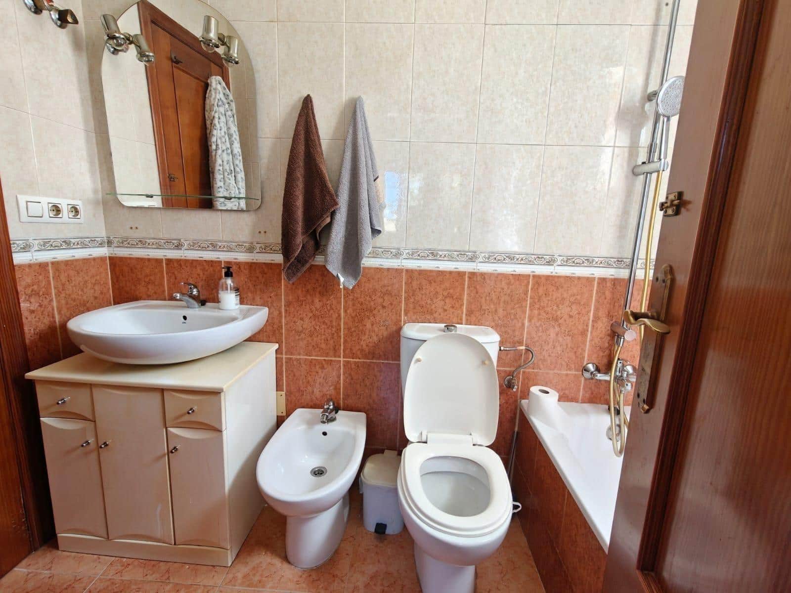 3 bedroom Villa for sale in Torrevieja with pool - € 228,000 (Ref: 9806494)