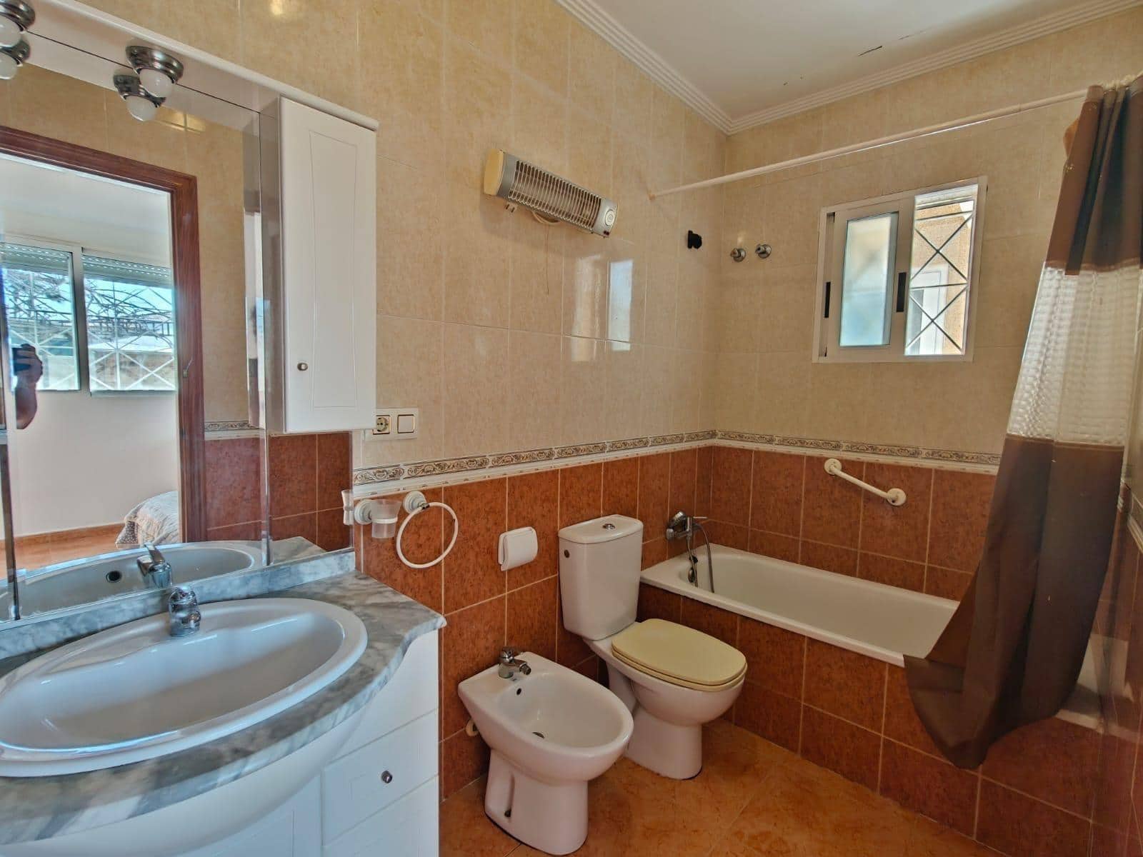 3 bedroom Villa for sale in Torrevieja with pool - € 228,000 (Ref: 9806494)