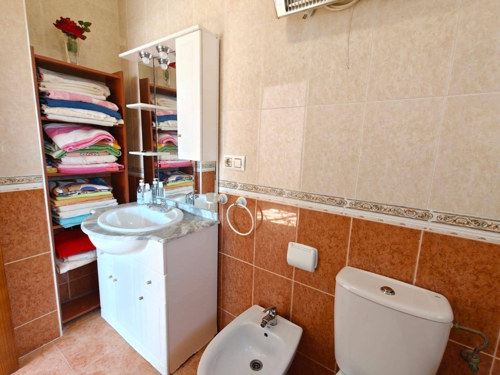 3 bedroom Villa for sale in Torrevieja with pool - € 228,000 (Ref: 9806494)