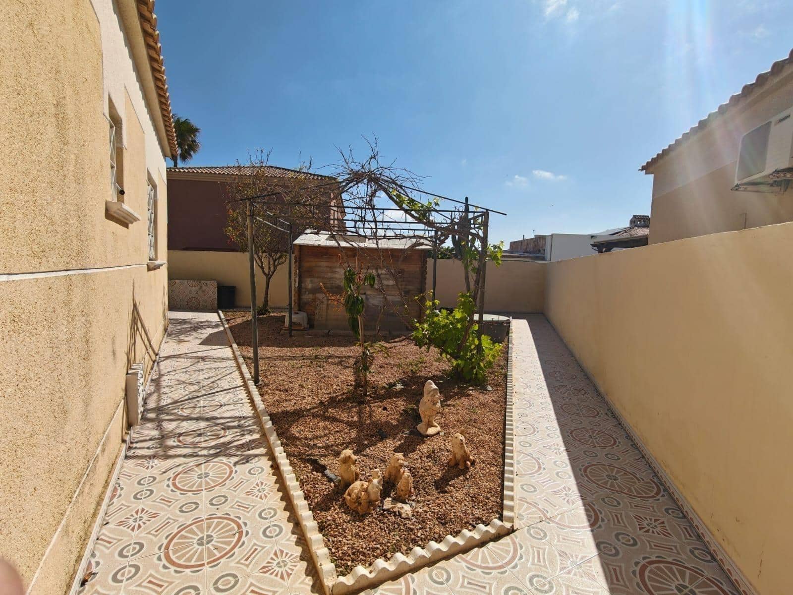 3 bedroom Villa for sale in Torrevieja with pool - € 228,000 (Ref: 9806494)