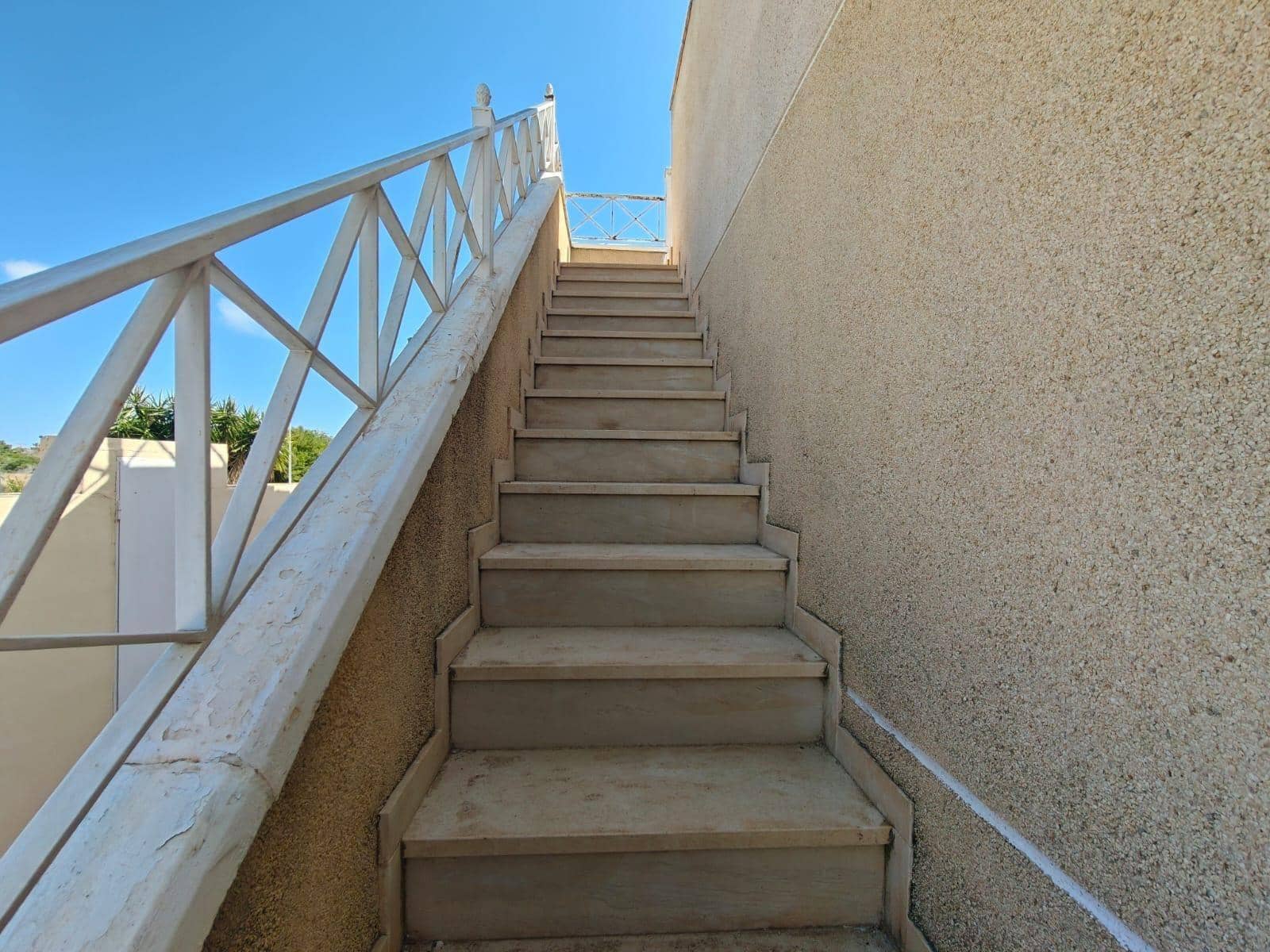 3 bedroom Villa for sale in Torrevieja with pool - € 228,000 (Ref: 9806494)