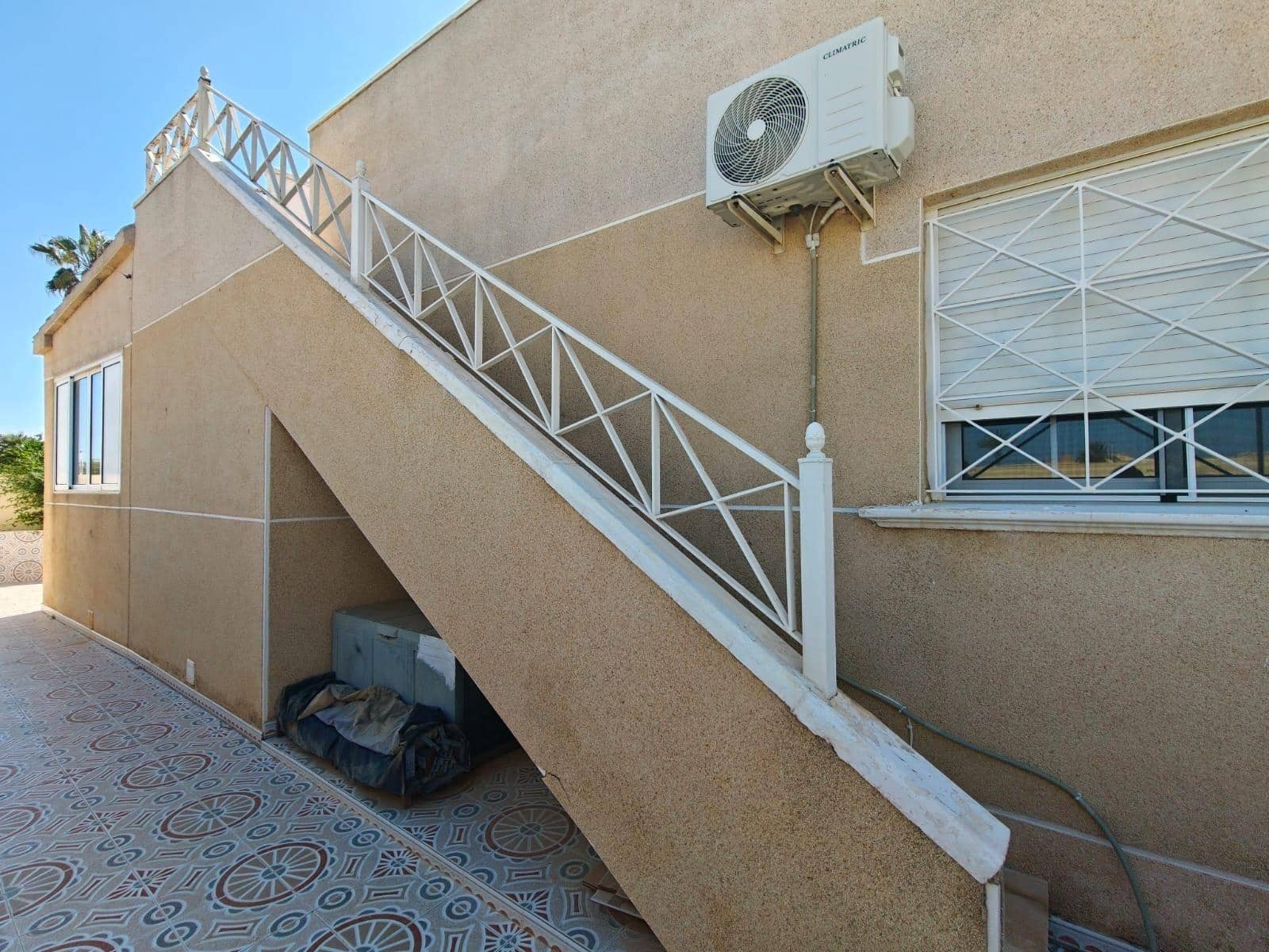 3 bedroom Villa for sale in Torrevieja with pool - € 228,000 (Ref: 9806494)