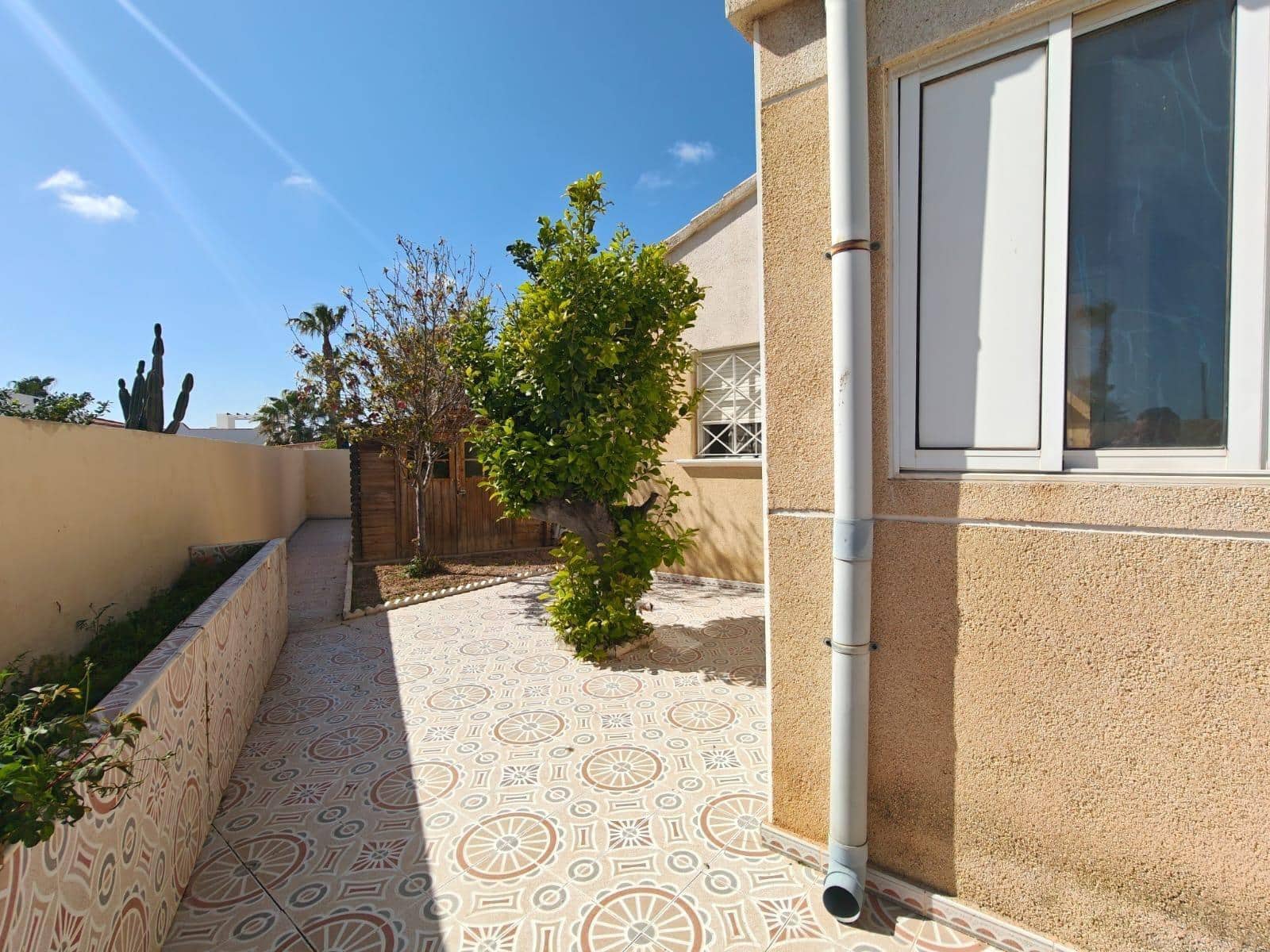 3 bedroom Villa for sale in Torrevieja with pool - € 228,000 (Ref: 9806494)