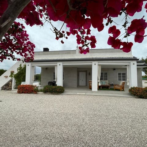 3 soveværelse Finca/Landehus til salg i Torrellano, Elche / Elx med swimmingpool garage - € 525.000 (Ref: 9818245)