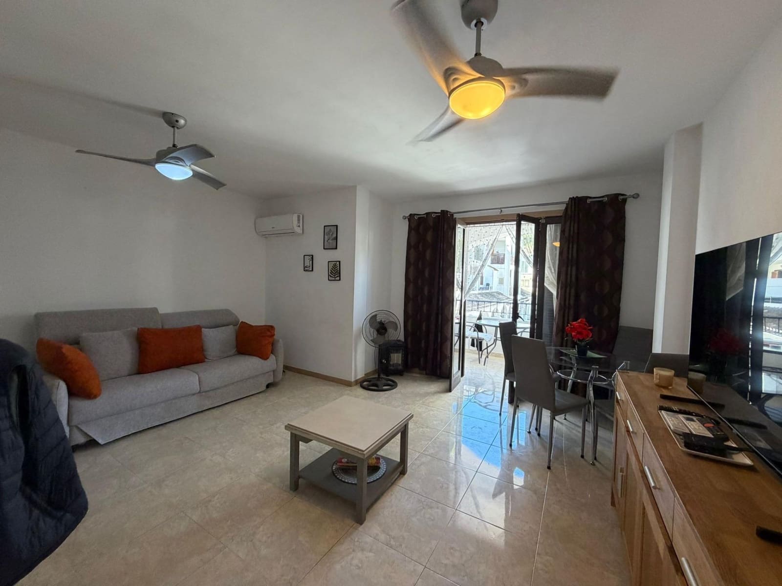 1 Zimmer Apartment zu verkaufen in Villamartin mit Pool - 125.000 € (Ref: 9851780)