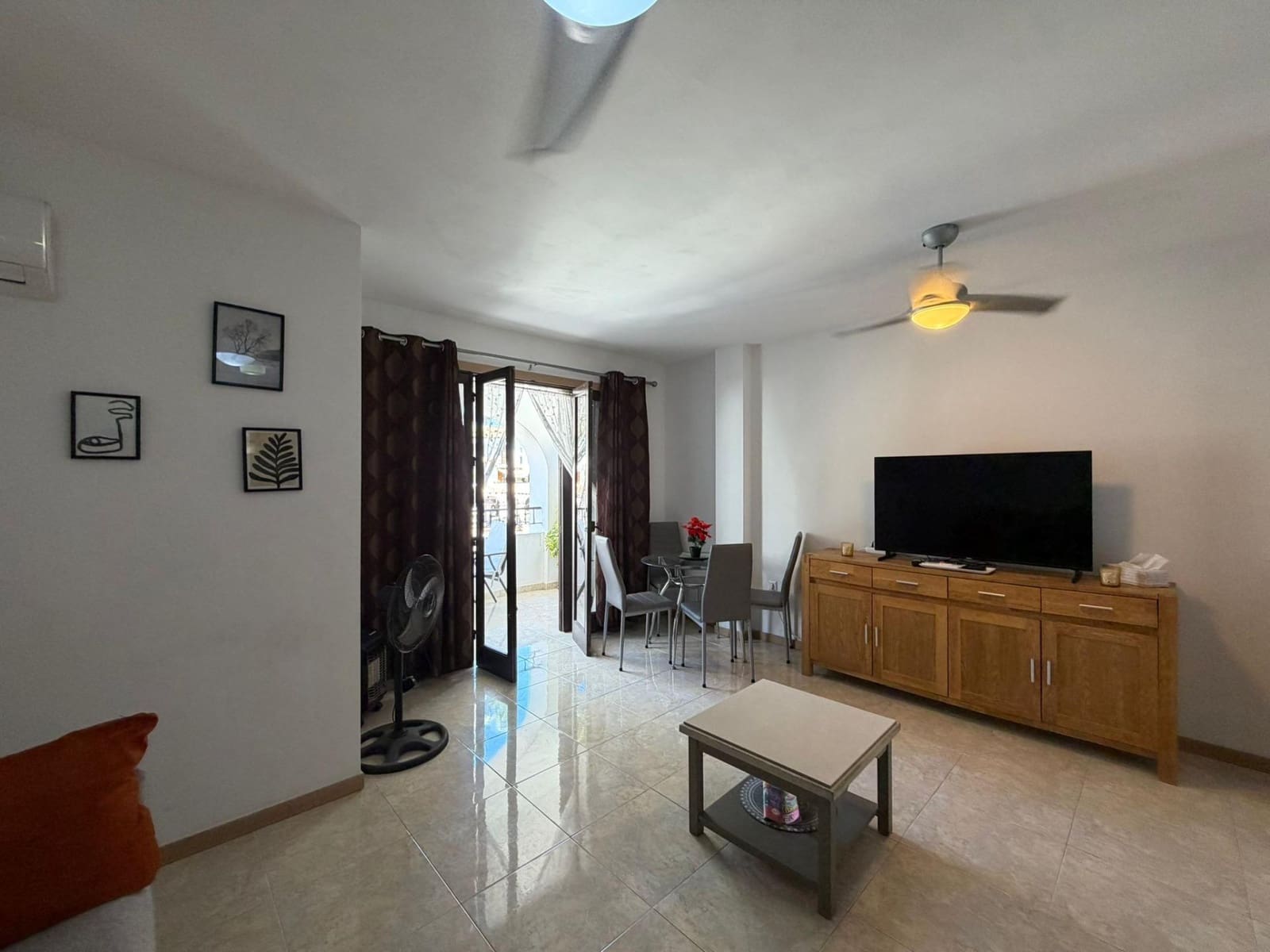 1 Zimmer Apartment zu verkaufen in Villamartin mit Pool - 125.000 € (Ref: 9851780)