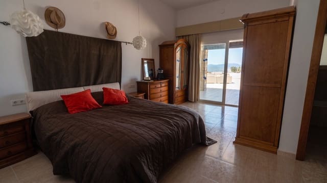 3 camera da letto Villa in vendita in Pego - 850.000 € (Rif: 10015215)