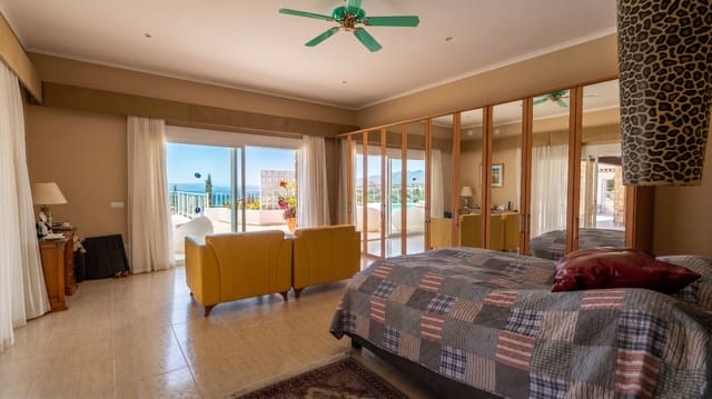 Chalet de 3 habitaciones en Pego en venta - 850.000 € (Ref: 10015215)